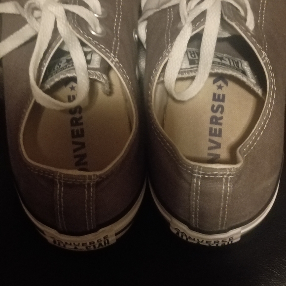 Converse Gray Low-Top Chuck Taylor Sneakers 9 Men 7 Women - Picture 7 of 9